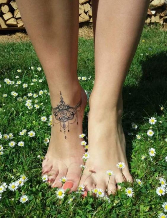 Les 100 plus beaux tatouages cheville femme 17