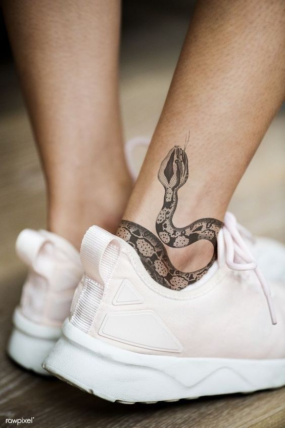 Les 100 plus beaux tatouages cheville femme 21