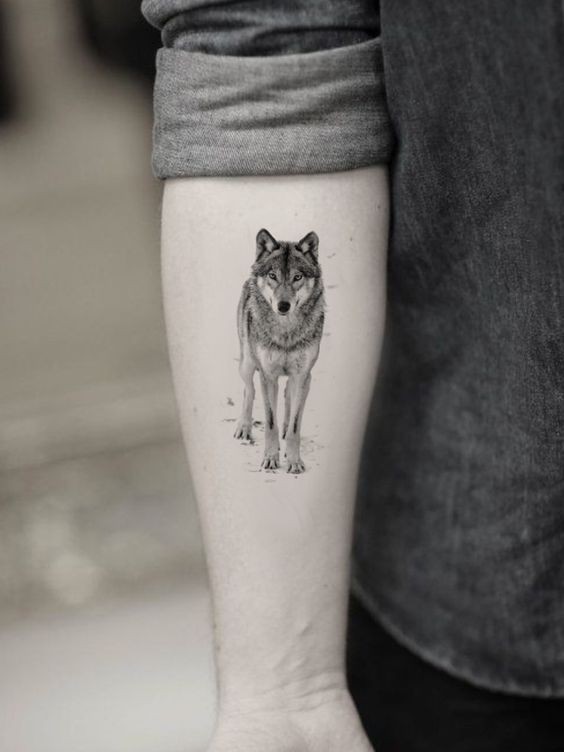 Les 100 plus beaux tatouages loup pour femme 21