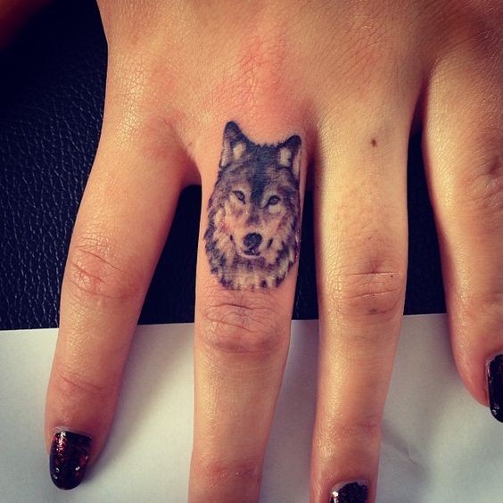 Les 100 plus beaux tatouages loup pour femme 59