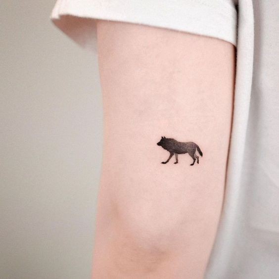 Les 100 plus beaux tatouages loup pour femme 79
