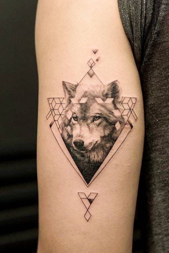 Les 100 plus beaux tatouages loup pour femme 91
