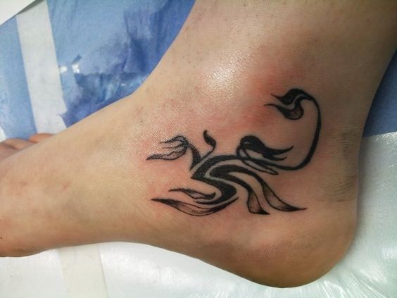 Les 50 plus beaux tatouages scorpion 2