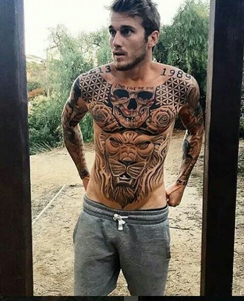 Les 50 plus beaux tatouages torse homme 17