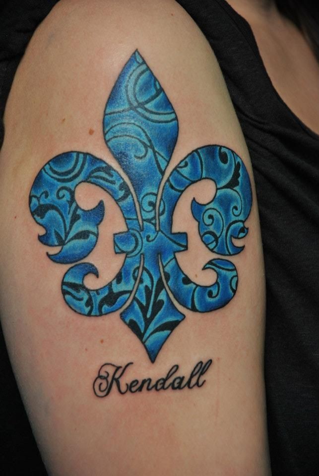 Les 50 plus beaux tatouages fleurs de lys 19 Les 50 plus beaux tatouages fleurs de lys 19