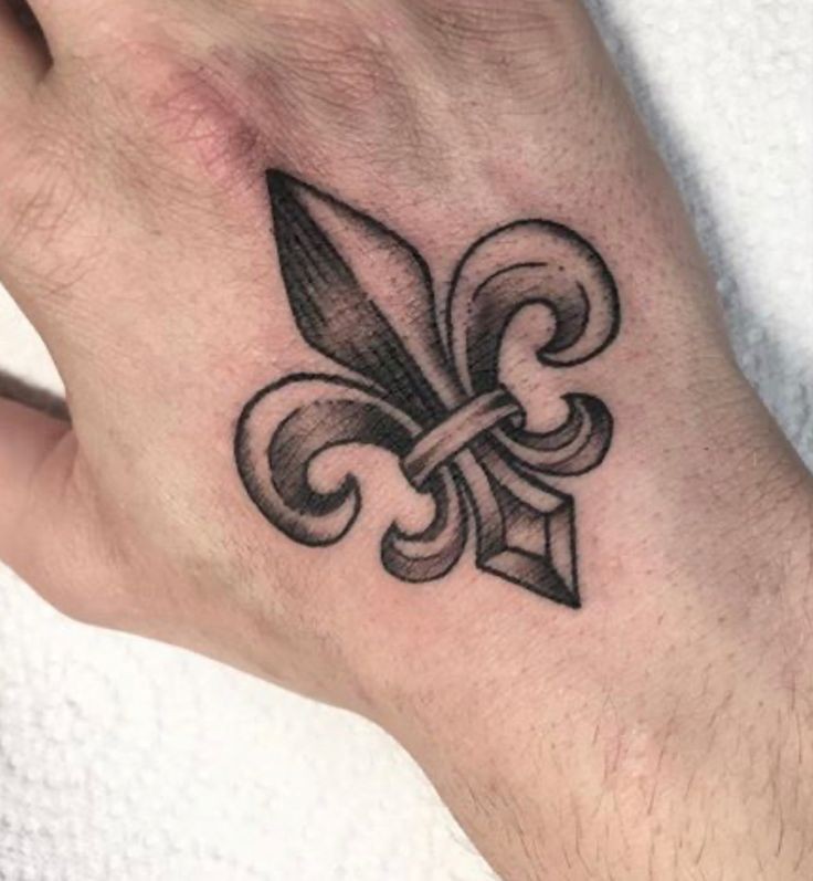 Les 50 plus beaux tatouages fleurs de lys 26 Les 50 plus beaux tatouages fleurs de lys 26