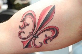 Les 50 plus beaux tatouages fleurs de lys 32 Les 50 plus beaux tatouages fleurs de lys 32