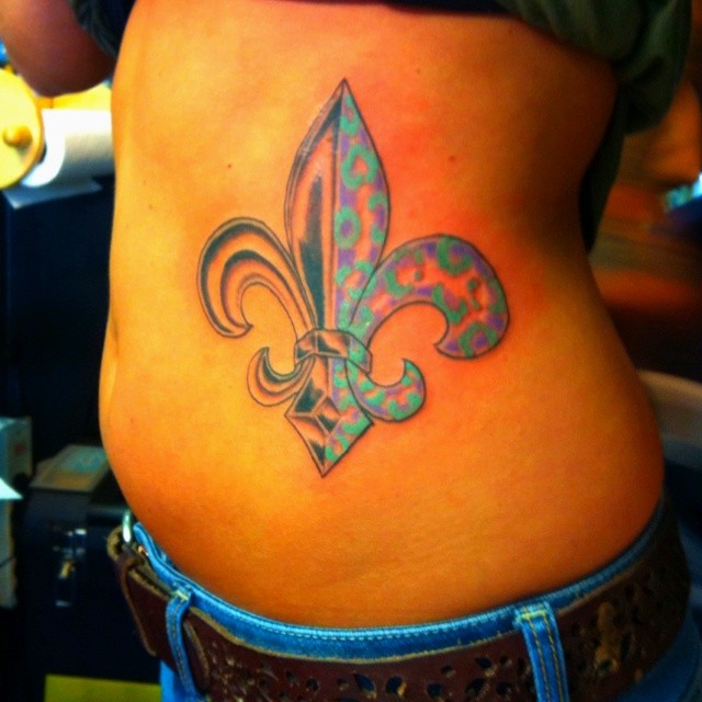 Les 50 plus beaux tatouages fleurs de lys 33 Les 50 plus beaux tatouages fleurs de lys 33