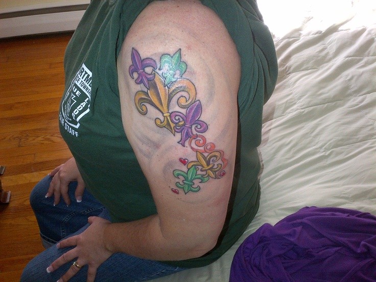 Les 50 plus beaux tatouages fleurs de lys 39 Les 50 plus beaux tatouages fleurs de lys 39