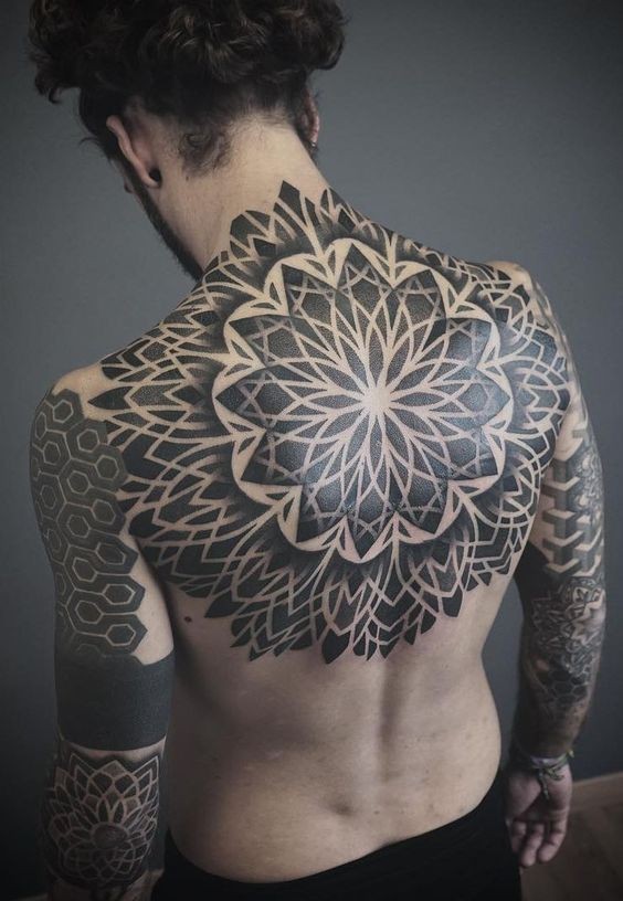 Les 50 plus beaux tatouages mandala 39