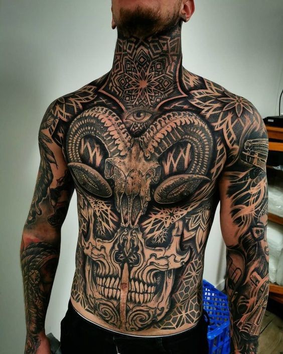 Les 50 plus beaux tatouages torse homme 47