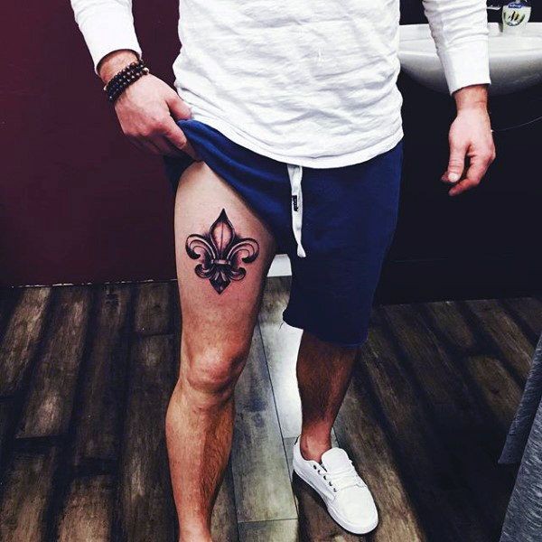 Les 50 plus beaux tatouages fleurs de lys 6