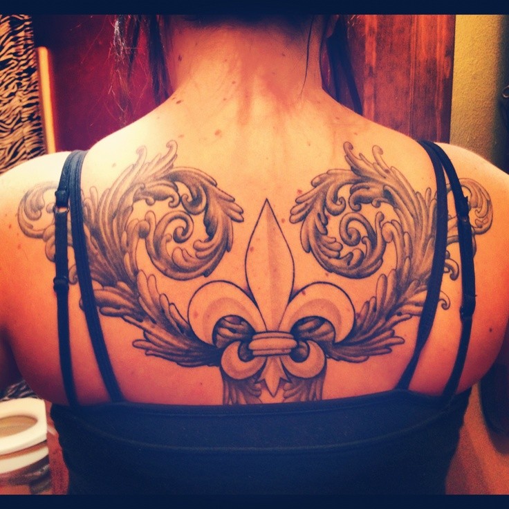 Les 50 plus beaux tatouages fleurs de lys 8 Les 50 plus beaux tatouages fleurs de lys 8
