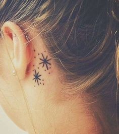 Les 50 plus beaux tatouages derrière l'oreille 12