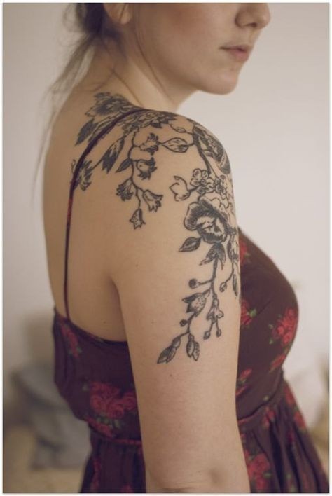 Les 50 plus beaux tatouages femme à l'épaule 15