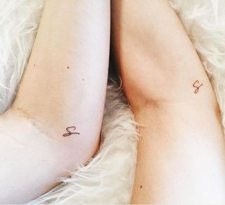 50 top idées de tatouages sœur pour s'inspirer 17