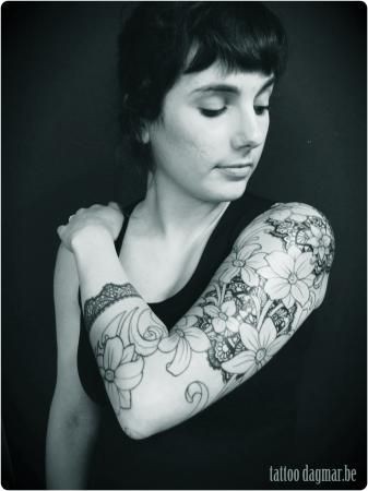 Les 50 plus beaux tatouages femme à l'épaule 18