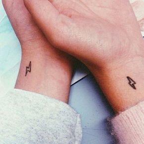 50 top idées de tatouages sœur pour s'inspirer 20