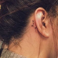 Les 50 plus beaux tatouages derrière l'oreille 2