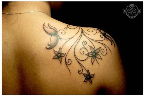 Les 50 plus beaux tatouages femme à l'épaule 25