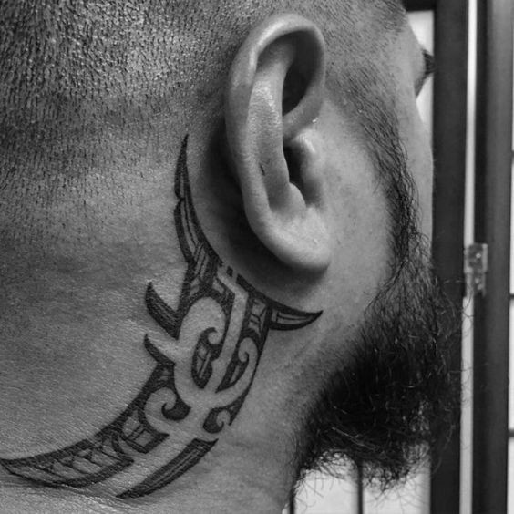 50 top idées de tatouages cou pour homme 25