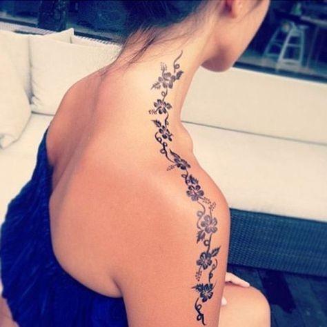 Les 50 plus beaux tatouages femme à l'épaule 36