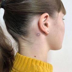 Les 50 plus beaux tatouages derrière l'oreille 39