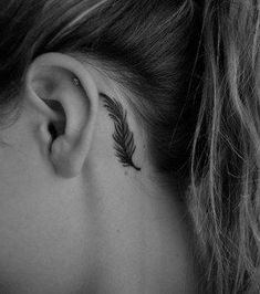 Les 50 plus beaux tatouages derrière l'oreille 6