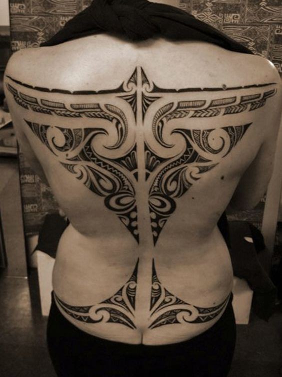 100 top idées de tatouages maori pour s'inspirer 7