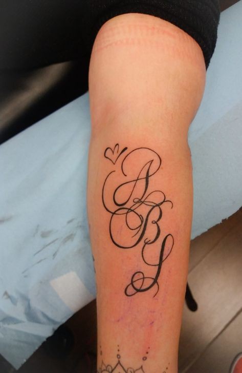 Les 50 plus beaux tatouages calligraphie 10