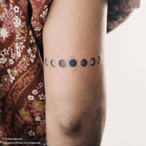 32 top idées de tatouages lune celtique pour s'inspirer 12