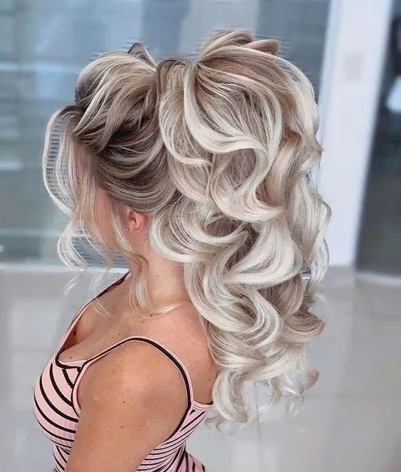 42 Coiffures de mariage pour cheveux mi-longs 14