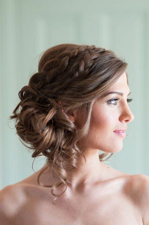 42 Coiffures de mariage pour cheveux mi-longs 15