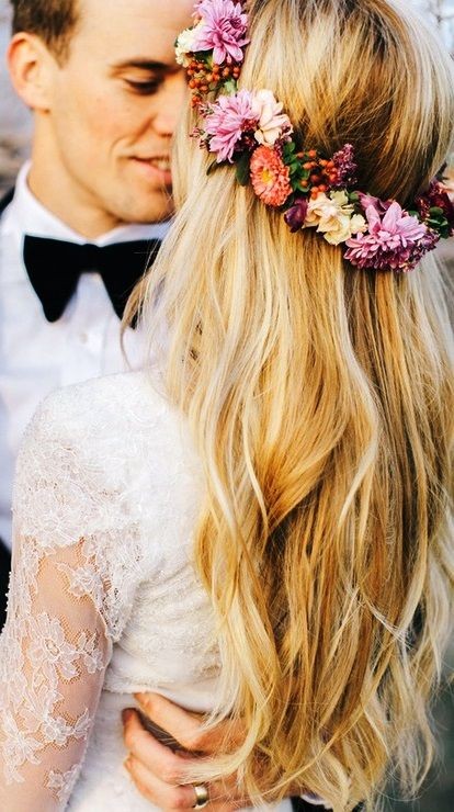 33 Coiffures de mariage bohèmes pour cheveux mi longs 16