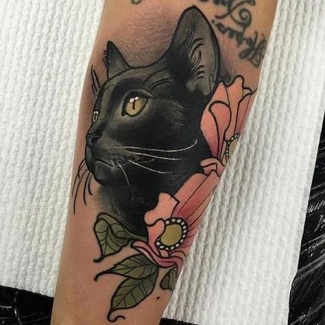 27 top idées de tatouages chat noir pour s'inspirer 16