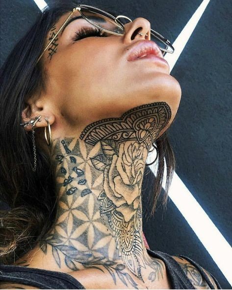 54 top idées de tatouages cou pour s'inspirer 17