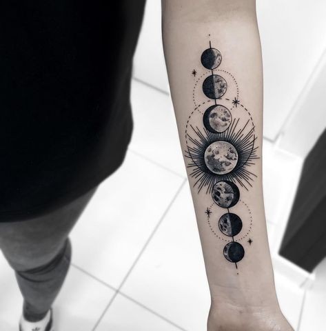 32 top idées de tatouages lune celtique pour s'inspirer 16