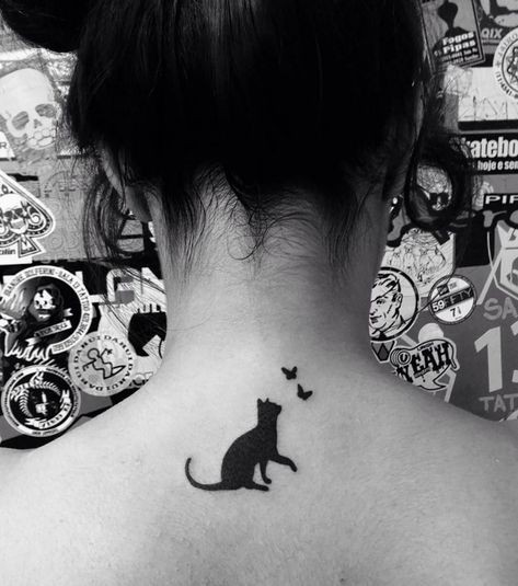27 top idées de tatouages chat noir pour s'inspirer 17