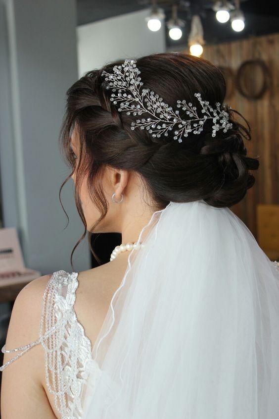 42 Coiffures de mariage pour cheveux mi-longs 18 42 Coiffures de mariage pour cheveux mi-longs 18