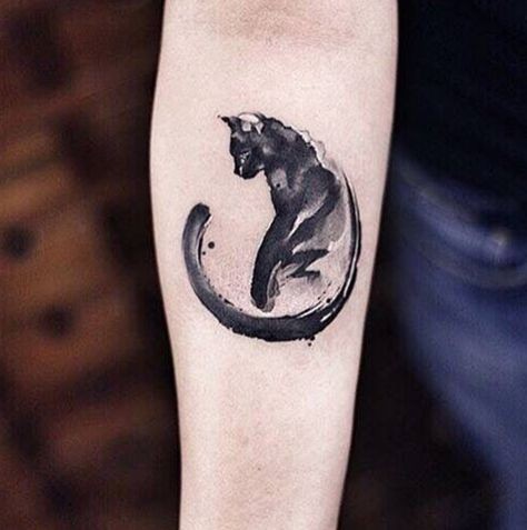 27 top idées de tatouages chat noir pour s'inspirer 18