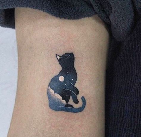 27 top idées de tatouages chat noir pour s'inspirer 21