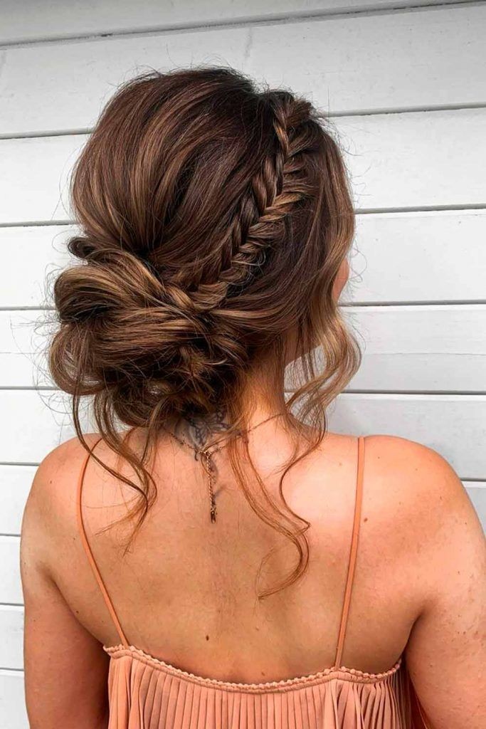 42 Coiffures de mariage pour cheveux mi-longs 22