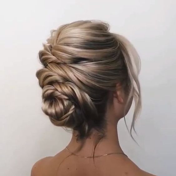 42 Coiffures de mariage pour cheveux mi-longs 23 42 Coiffures de mariage pour cheveux mi-longs 23