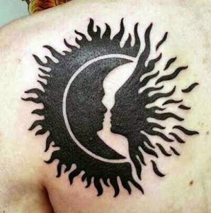 33 top idées de tatouages lune & soleil 28