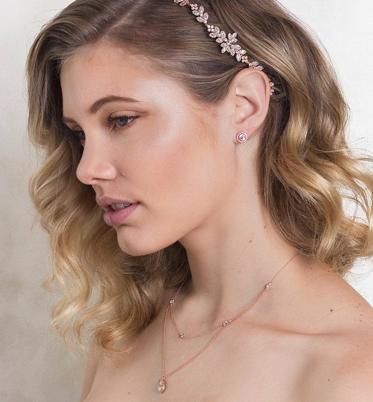 42 Coiffures de mariage pour cheveux mi-longs 29