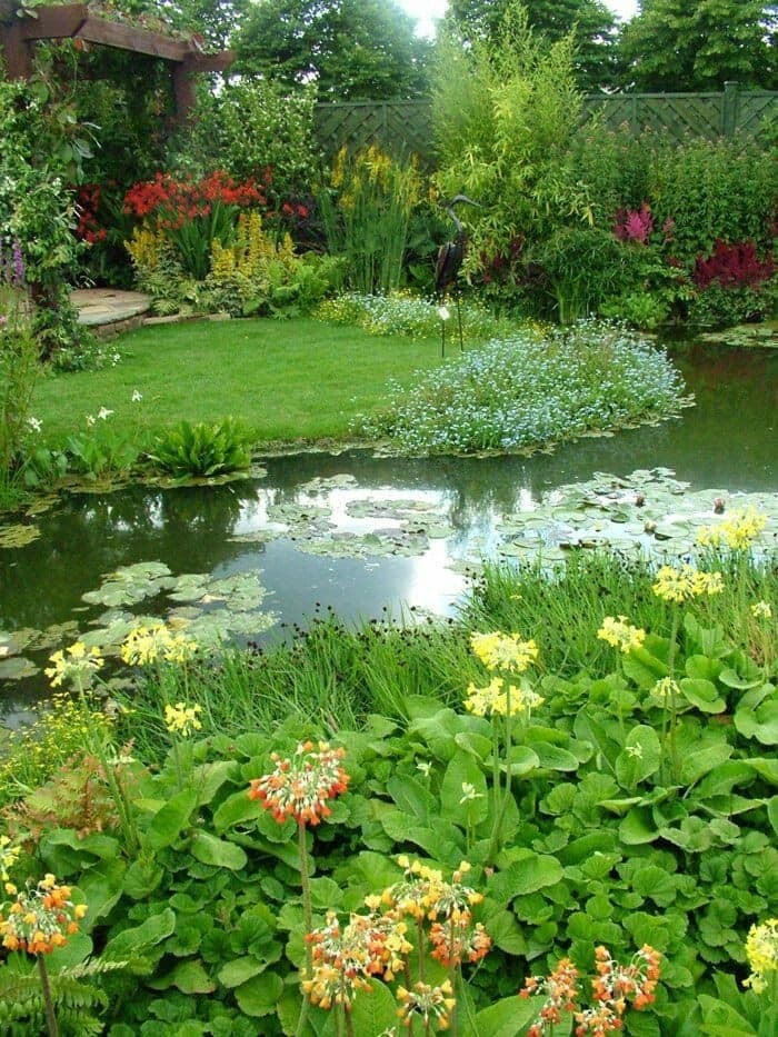 37 idées d'étangs de jardin avec des cascades 18