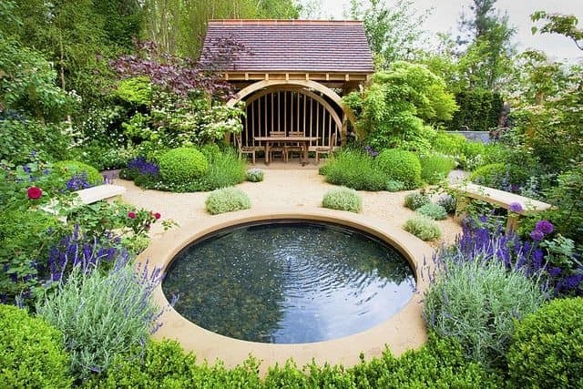 37 idées d'étangs de jardin avec des cascades 36