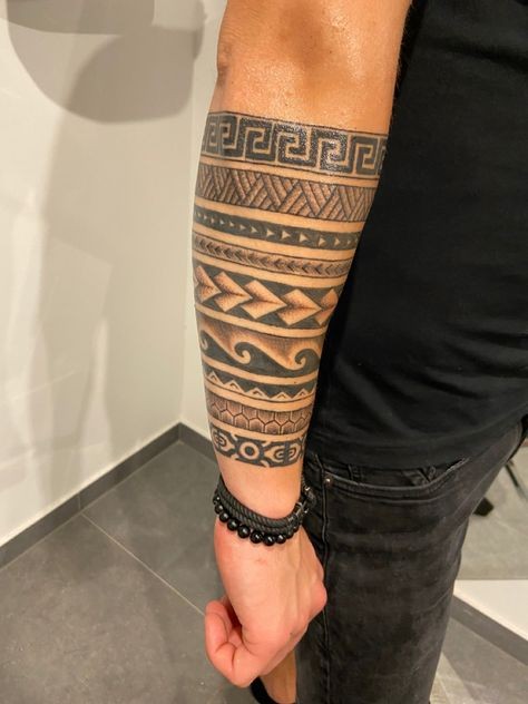 49 top idées de tatouages maori avant bras 43