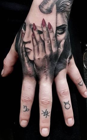 Les 52 plus beaux tatouages de main 47