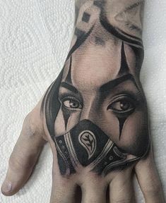 Les 52 plus beaux tatouages de main 50